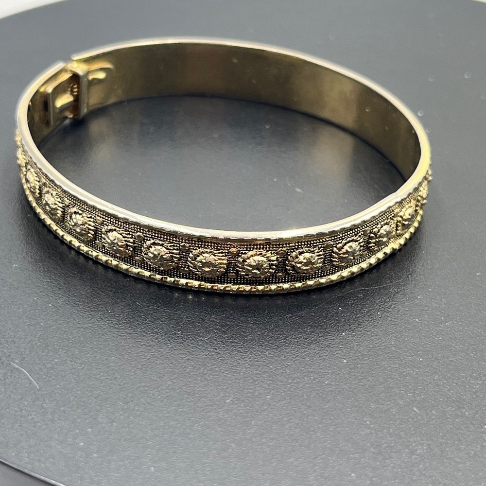 Whiting and Davis Textured Floral Hinged Oval Etruscan Revival Bangle Signed